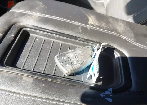 2021 Chevrolet Suburban 2Wd Ls z USA, uszkodzony, nr VIN 1GNSCBKDXMR216443